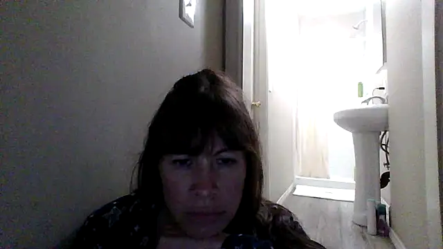 Snapshot of petitedoll29 chatting on December 2025 01:21:02 AM petitedoll29 online show from December 2025 01:21:02 AM