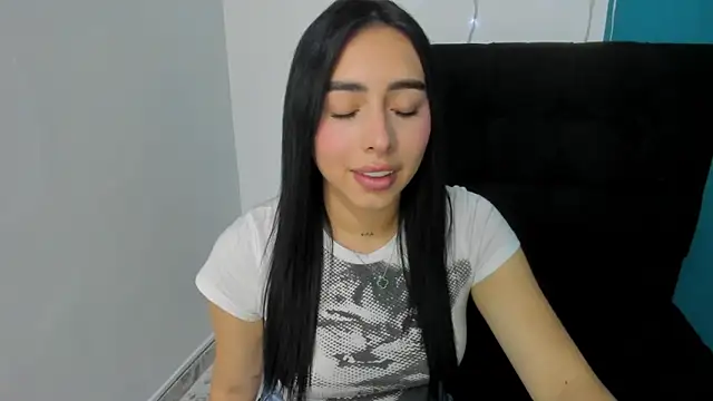 Snapshot of isabella_jade chatting on March 2025 06:58:02 PM isabella jade online show from March 2025 06:58:02 PM