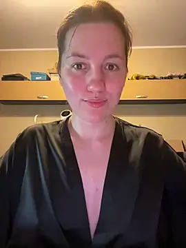 Snapshot of Nicole-Ray chatting on March 2025 08:34:02 AM Nicole-Ray online show from March 2025 08:34:02 AM
