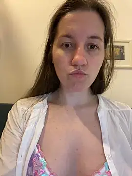 Snapshot of Nicole-Ray chatting on October 2025 10:14:01 AM Nicole-Ray online show from October 2025 10:14:01 AM