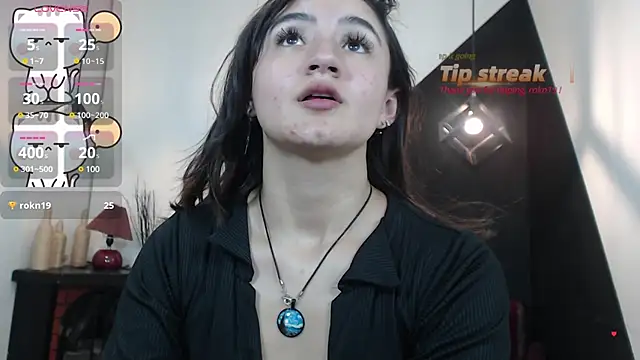 Snapshot of Perla_Campbell chatting on December 2024 08:43:01 PM Perla Campbell online show from December 2024 08:43:01 PM