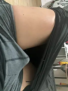 Snapshot of elvis0966 chatting on December 2024 04:42:02 AM elvis0966 online show from December 2024 04:42:02 AM