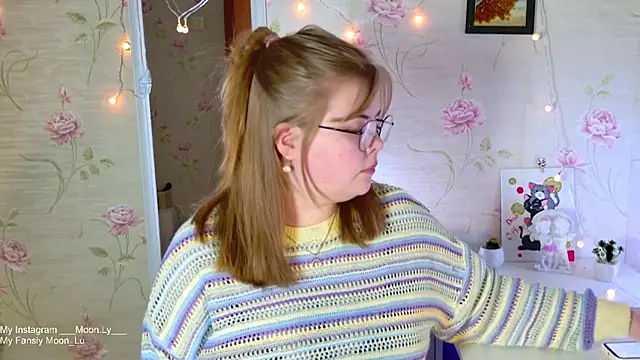 Snapshot of sinnamon_ chatting on December 2025 12:10:02 PM sinnamon online show from December 2025 12:10:02 PM