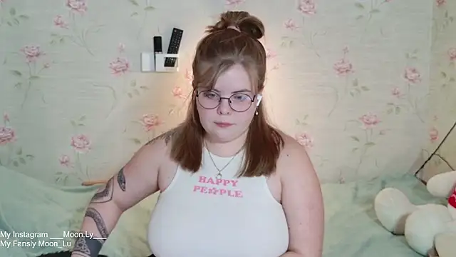 Snapshot of sinnamon_ chatting on December 2025 12:12:02 PM sinnamon online show from December 2025 12:12:02 PM