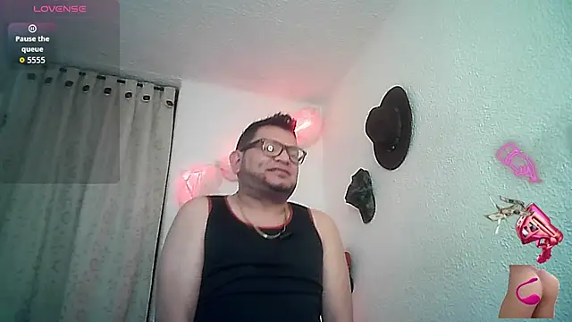 Snapshot of SexDiffrent chatting on September 2025 09:03:02 PM SexDiffrent online show from September 2025 09:03:02 PM