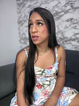 Snapshot of Ashly_Miller chatting on January 2025 10:35:02 PM Ashly Miller online show from January 2025 10:35:02 PM