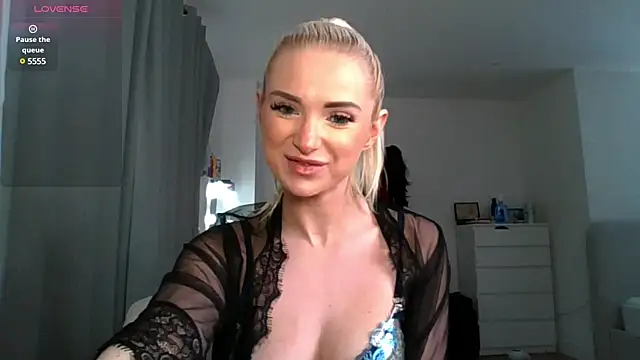 Snapshot of chelseablonde chatting on January 2025 01:11:01 AM chelseablonde online show from January 2025 01:11:01 AM