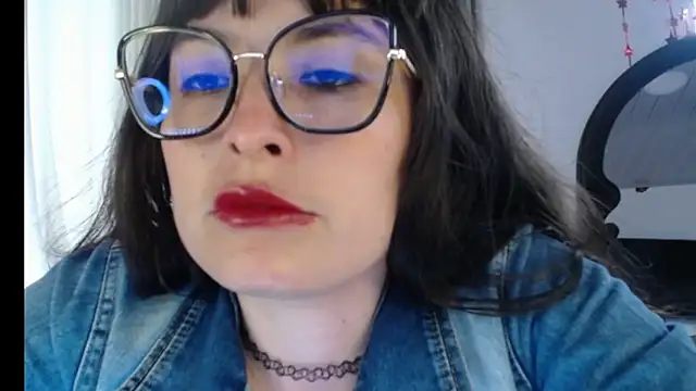 Alexandrasaenz online show from November 2025 09:58:01 PM