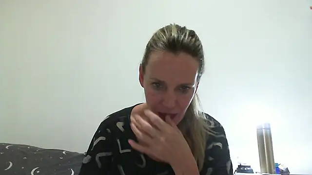 Annylove1 online show from February 2025 12:41:02 AM