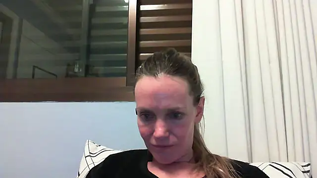 Annylove1 online show from September 2025 12:43:01 AM