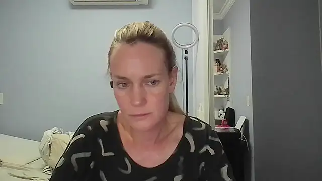 Annylove1 online show from February 2026 12:31:01 AM