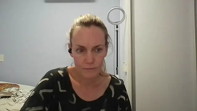 Snapshot of Annylove1 chatting on February 2026 12:06:02 AM Annylove1 online show from February 2026 12:06:02 AM