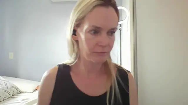 Snapshot of Annylove1 chatting on February 2026 06:59:02 PM Annylove1 online show from February 2026 06:59:02 PM