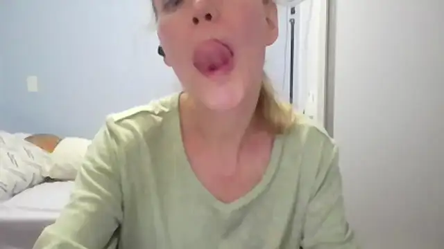 Snapshot of Annylove1 chatting on March 2026 12:30:02 AM Annylove1 online show from March 2026 12:30:02 AM