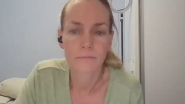 Snapshot of Annylove1 chatting on March 2026 12:05:01 AM Annylove1 online show from March 2026 12:05:01 AM