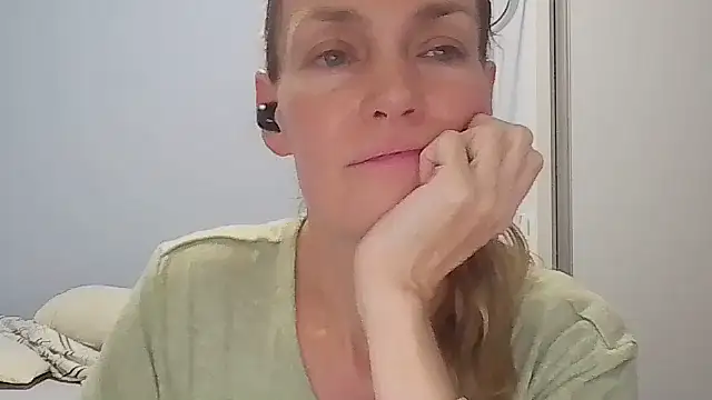 Snapshot of Annylove1 chatting on March 2026 12:17:02 AM Annylove1 online show from March 2026 12:17:02 AM