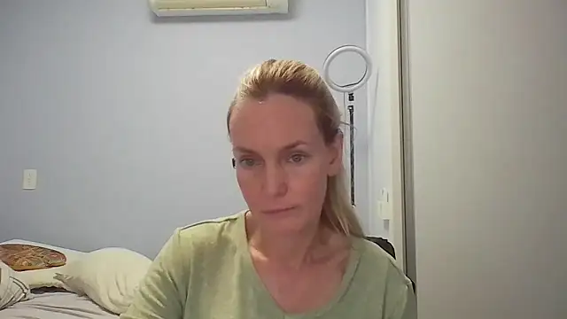 Snapshot of Annylove1 chatting on March 2026 12:27:02 AM Annylove1 online show from March 2026 12:27:02 AM