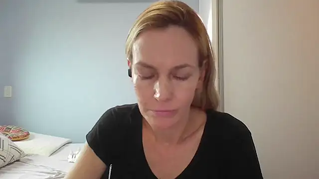 Snapshot of Annylove1 chatting on March 2026 11:47:01 AM Annylove1 online show from March 2026 11:47:01 AM