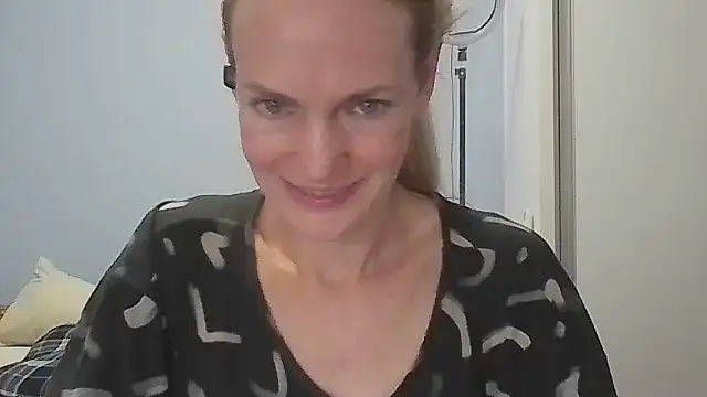 Snapshot of Annylove1 chatting on March 2026 12:39:01 AM Annylove1 online show from March 2026 12:39:01 AM