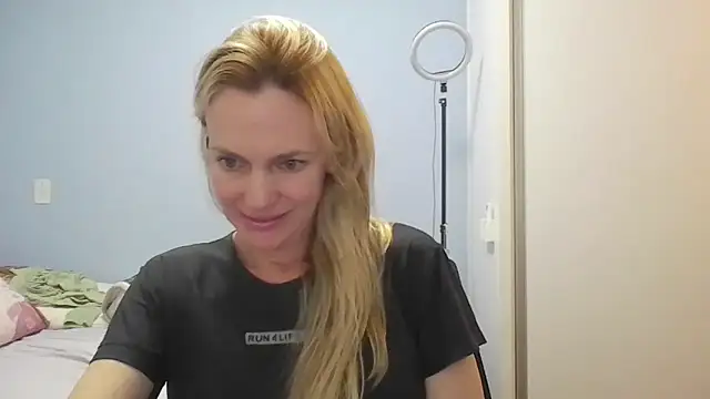 Annylove1 online show from April 2026 12:29:02 PM