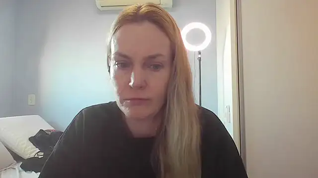 Annylove1 online show from June 2026 10:48:02 AM