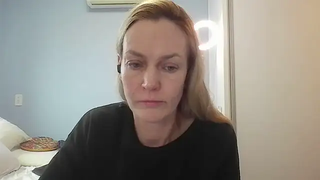 Annylove1 online show from June 2026 10:46:01 AM