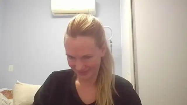 Annylove1 online show from June 2026 12:19:02 AM