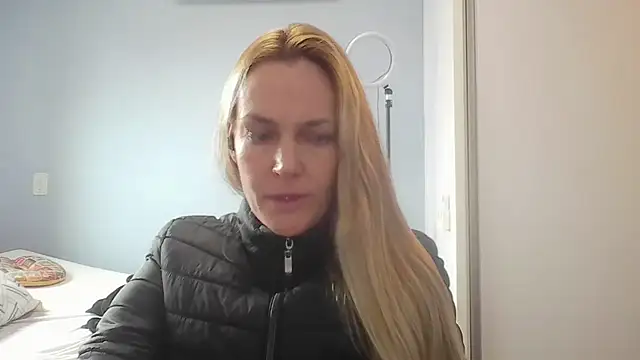 Annylove1 online show from June 2026 12:48:01 PM