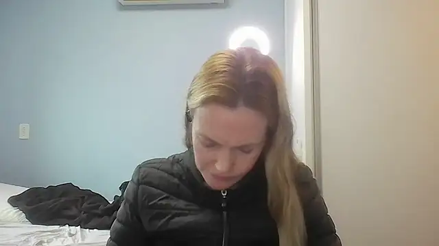 Annylove1 online show from June 2026 10:53:01 AM