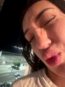 Snapshot of Hannahoff chatting on October 2025 10:16:01 PM Hannahoff online show from October 2025 10:16:01 PM