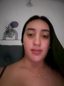 Snapshot of Hannahoff chatting on October 2025 09:47:01 PM Hannahoff online show from October 2025 09:47:01 PM