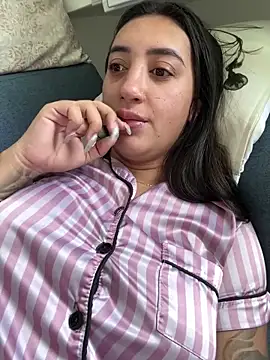 Snapshot of Hannahoff chatting on October 2025 05:13:01 PM Hannahoff online show from October 2025 05:13:01 PM