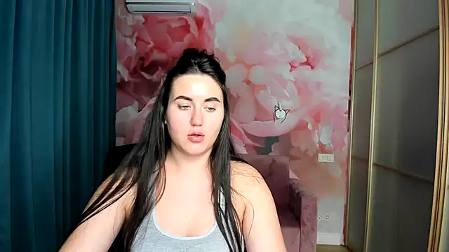 Snapshot of Roxie_Bradley chatting on December 2024 12:51:02 AM Roxie Bradley online show from December 2024 12:51:02 AM