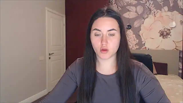 Snapshot of Roxie_Bradley chatting on December 2024 08:56:01 AM Roxie Bradley online show from December 2024 08:56:01 AM