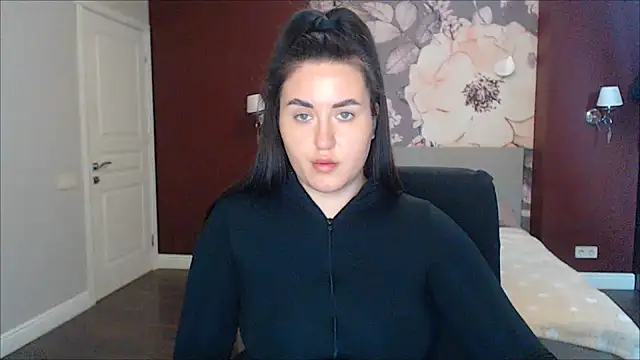 Snapshot of Roxie_Bradley chatting on January 2025 09:39:01 AM Roxie Bradley online show from January 2025 09:39:01 AM