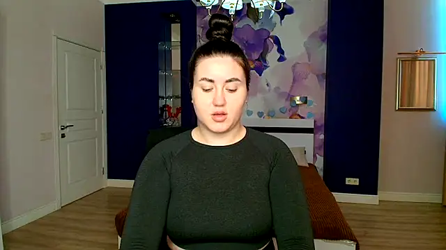 Snapshot of Roxie_Bradley chatting on February 2025 07:06:02 AM Roxie Bradley online show from February 2025 07:06:02 AM