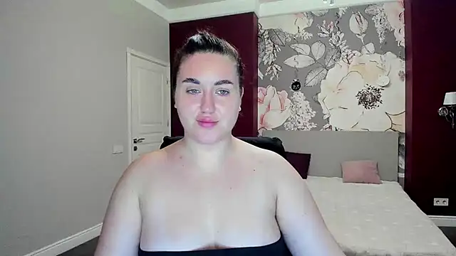 Roxie Bradley online show from November 2025 07:00:02 AM