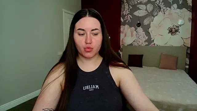Roxie Bradley online show from April 2026 05:58:01 AM