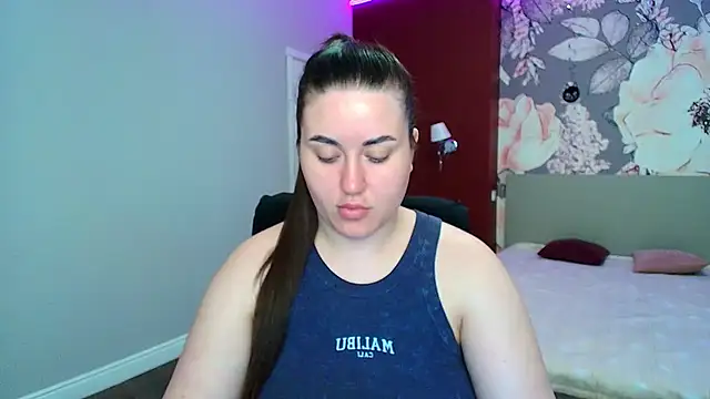 Roxie Bradley online show from May 2026 05:56:02 AM
