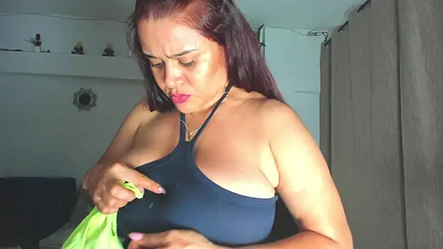 Snapshot of Sinthia_Collins chatting on June 2026 12:37:01 AM Sinthia Collins online show from June 2026 12:37:01 AM
