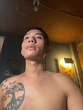 xlovercum online show from January 2026 09:28:01 PM