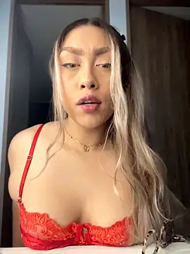 Im sophiie online show from February 2026 06:50:01 AM