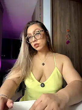 Im sophiie online show from June 2026 07:06:02 AM