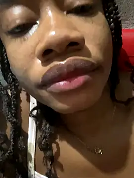 Snapshot of _yisela_ chatting on October 2025 12:49:02 AM yisela online show from October 2025 12:49:02 AM