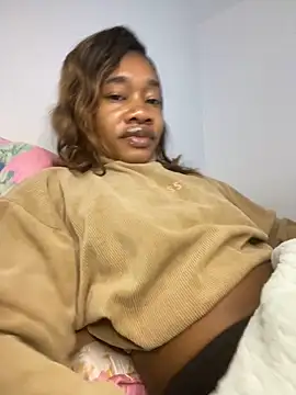 Snapshot of _yisela_ chatting on October 2025 08:30:01 PM yisela online show from October 2025 08:30:01 PM