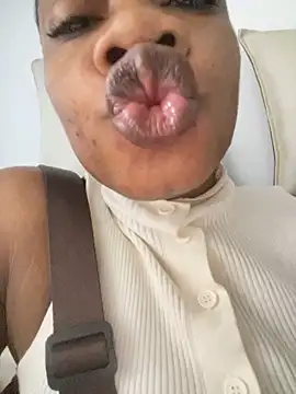 Snapshot of _yisela_ chatting on March 2026 09:51:01 PM yisela online show from March 2026 09:51:01 PM