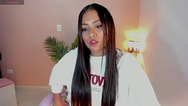 Snapshot of Ciara8 chatting on November 2025 09:54:01 PM Ciara8 online show from November 2025 09:54:01 PM