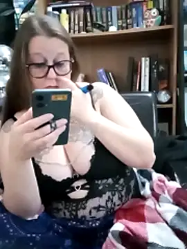 Snapshot of edgexchaos chatting on November 2025 01:20:02 AM edgexchaos online show from November 2025 01:20:02 AM