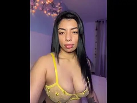Miaparkerss  online show from June 2026 10:56:02 PM