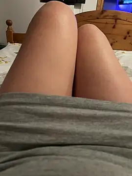 Snapshot of sweetmystery1 chatting on March 2025 04:21:01 PM sweetmystery1 online show from March 2025 04:21:01 PM